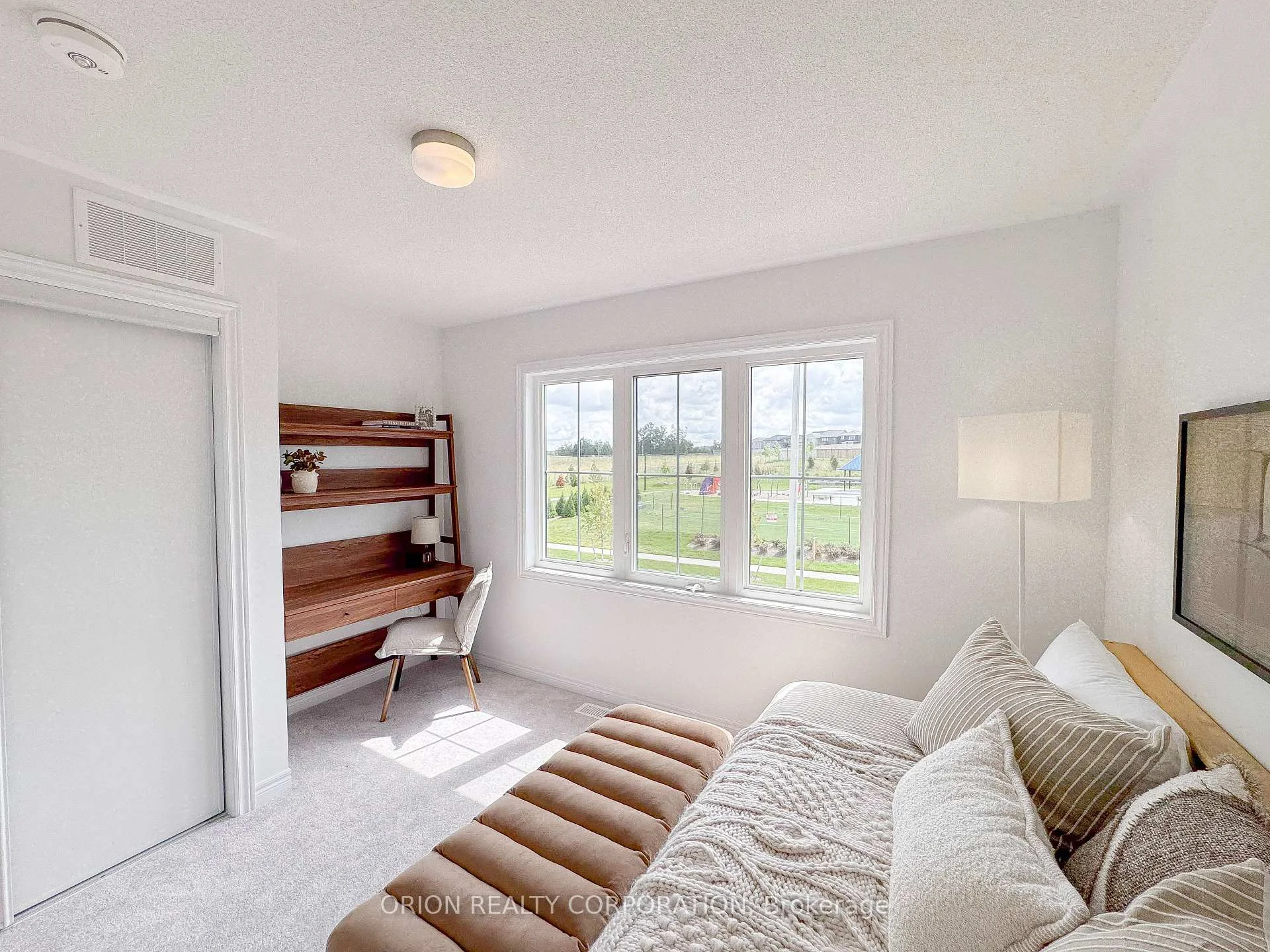Photo 22 of 122 Thicketwood Avenue, Barrie, Rural Barrie Southeast — HOMEH
