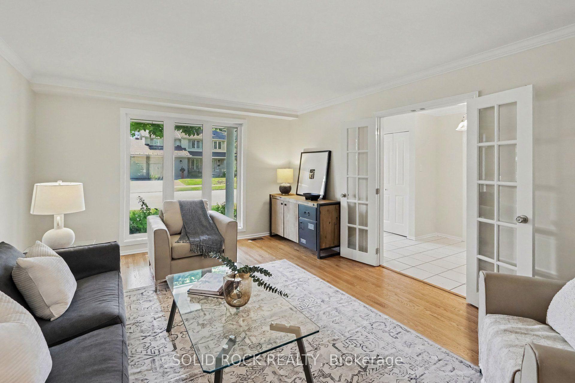 Photo 2 of 1599 Featherston Drive, Ottawa, Guildwood Estates - Urbandale Acres — HOMEH