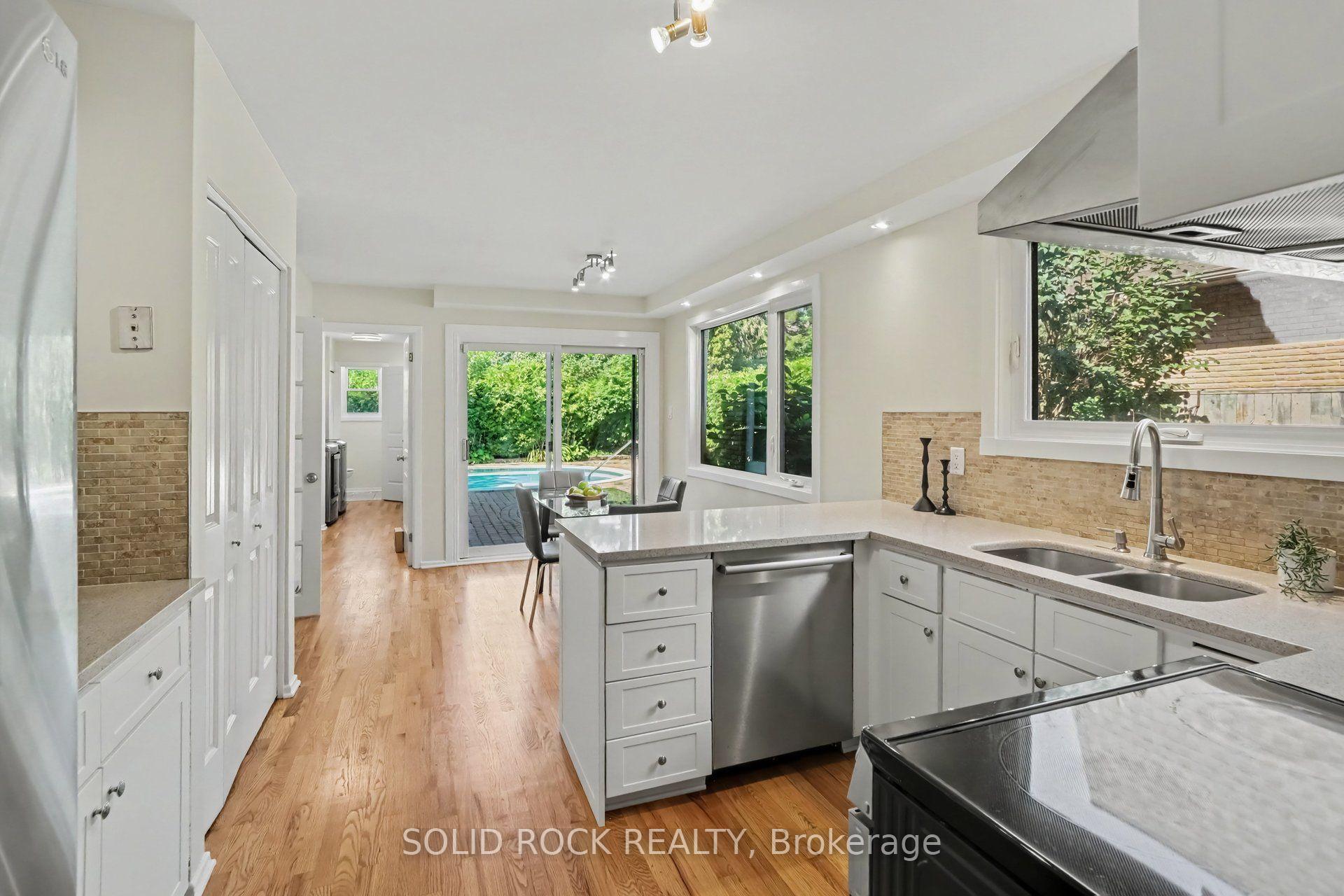 Photo 9 of 1599 Featherston Drive, Ottawa, Guildwood Estates - Urbandale Acres — HOMEH