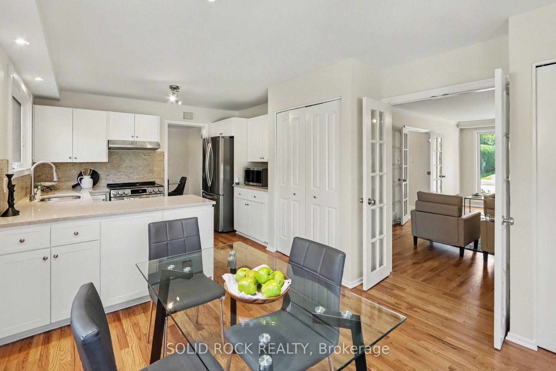 Photo 12 of 1599 Featherston Drive, Ottawa, Guildwood Estates - Urbandale Acres — HOMEH