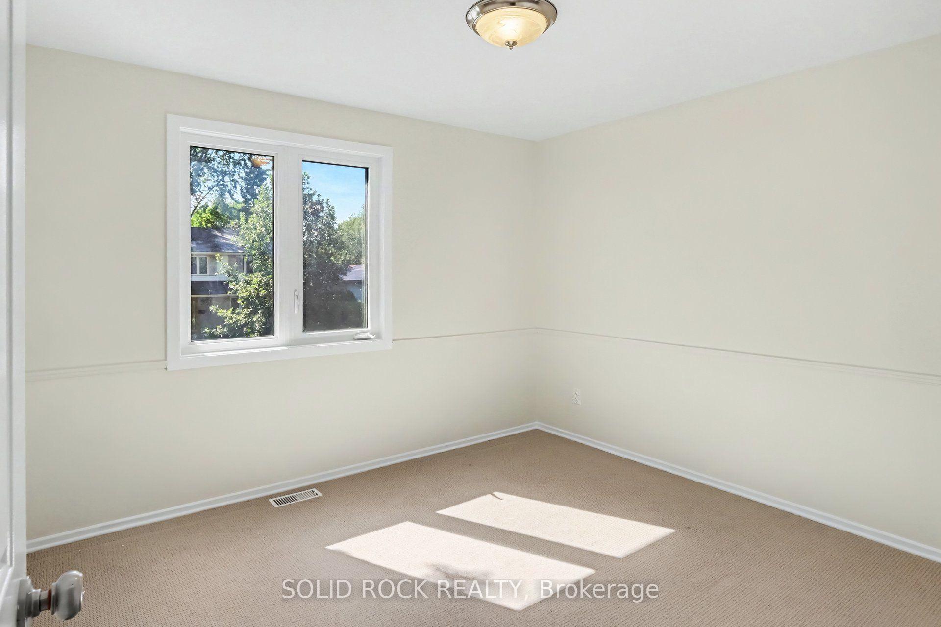 Photo 24 of 1599 Featherston Drive, Ottawa, Guildwood Estates - Urbandale Acres — HOMEH
