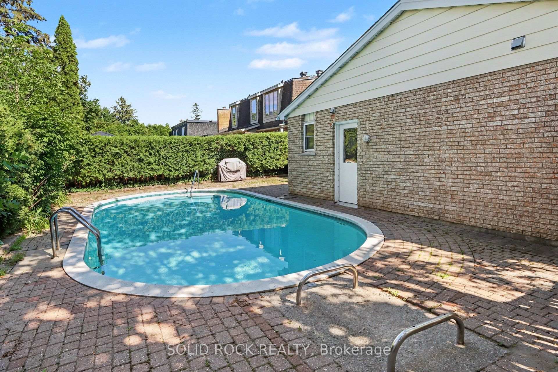 Photo 37 of 1599 Featherston Drive, Ottawa, Guildwood Estates - Urbandale Acres — HOMEH