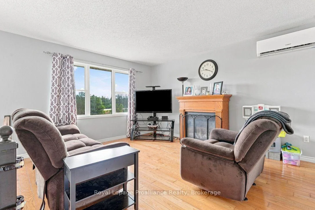 Photo 13 of 2631 62 Highway, Prince Edward County, Sophiasburg Ward — HOMEH