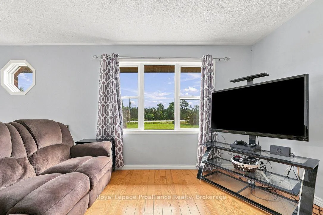 Photo 15 of 2631 62 Highway, Prince Edward County, Sophiasburg Ward — HOMEH