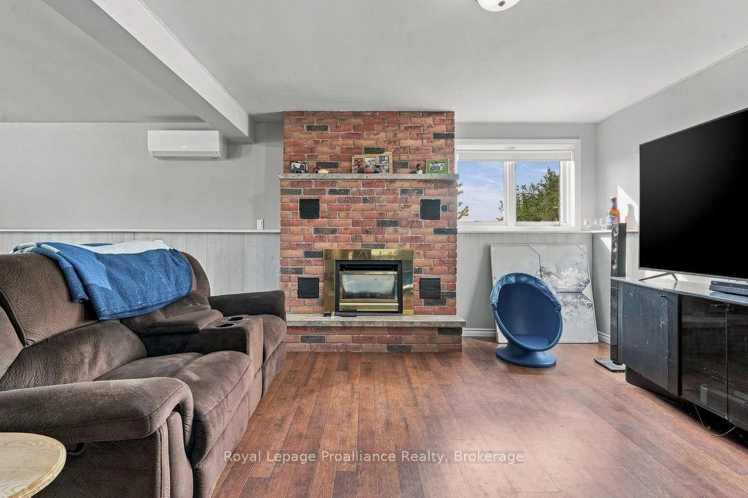 Photo 34 of 2631 62 Highway, Prince Edward County, Sophiasburg Ward — HOMEH