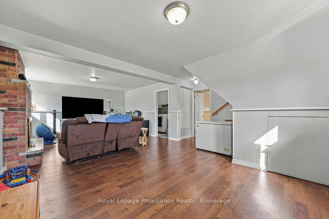 Photo 38 of 2631 62 Highway, Prince Edward County, Sophiasburg Ward — HOMEH