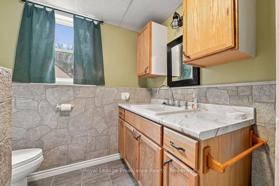 Photo 43 of 2631 62 Highway, Prince Edward County, Sophiasburg Ward — HOMEH