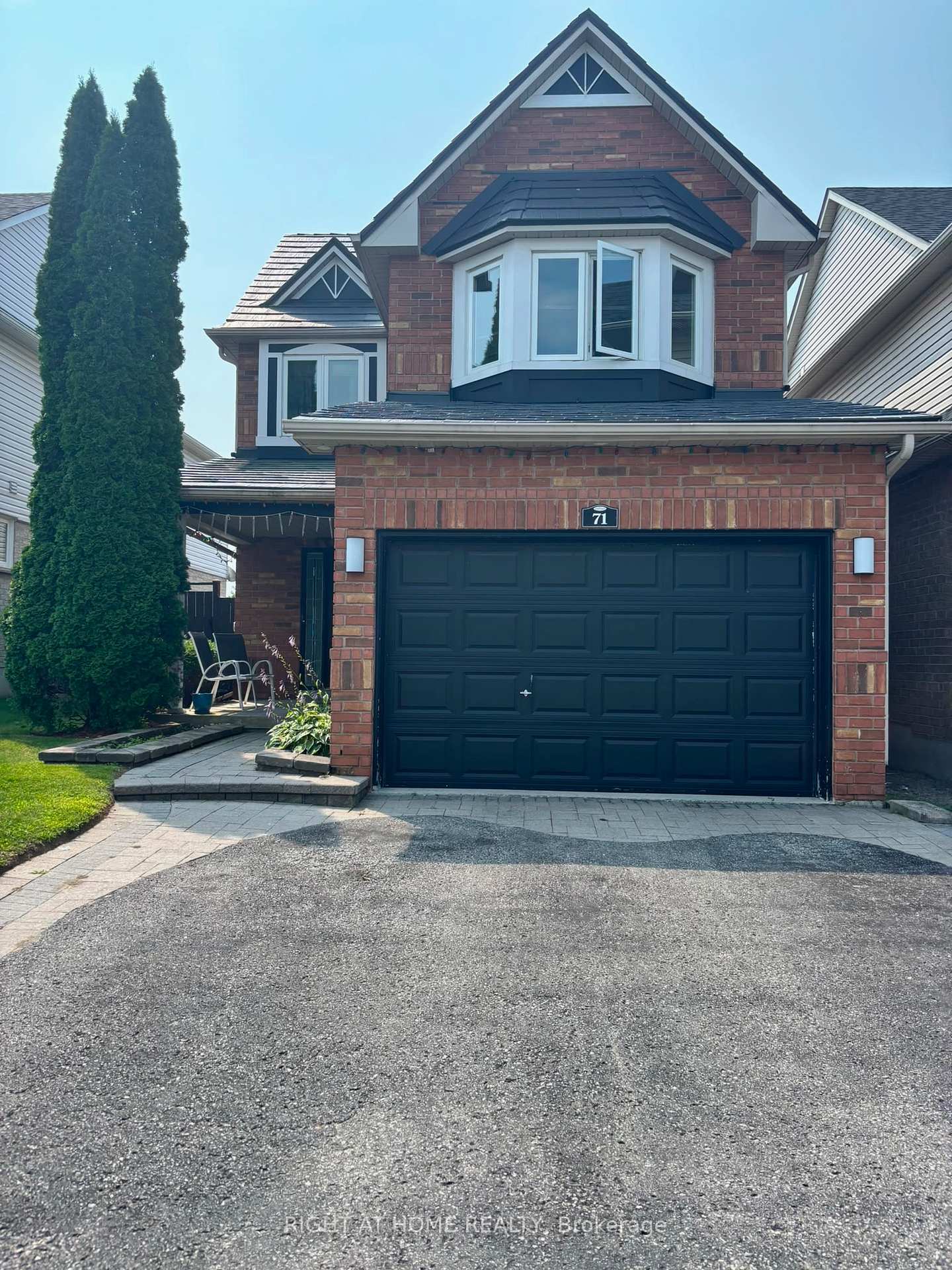 Photo 1 of 71 Hutton Place, Clarington, Bowmanville — HOMEH