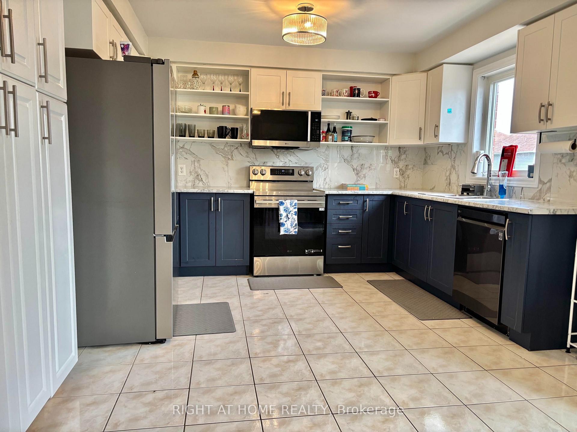 Photo 8 of 71 Hutton Place, Clarington, Bowmanville — HOMEH