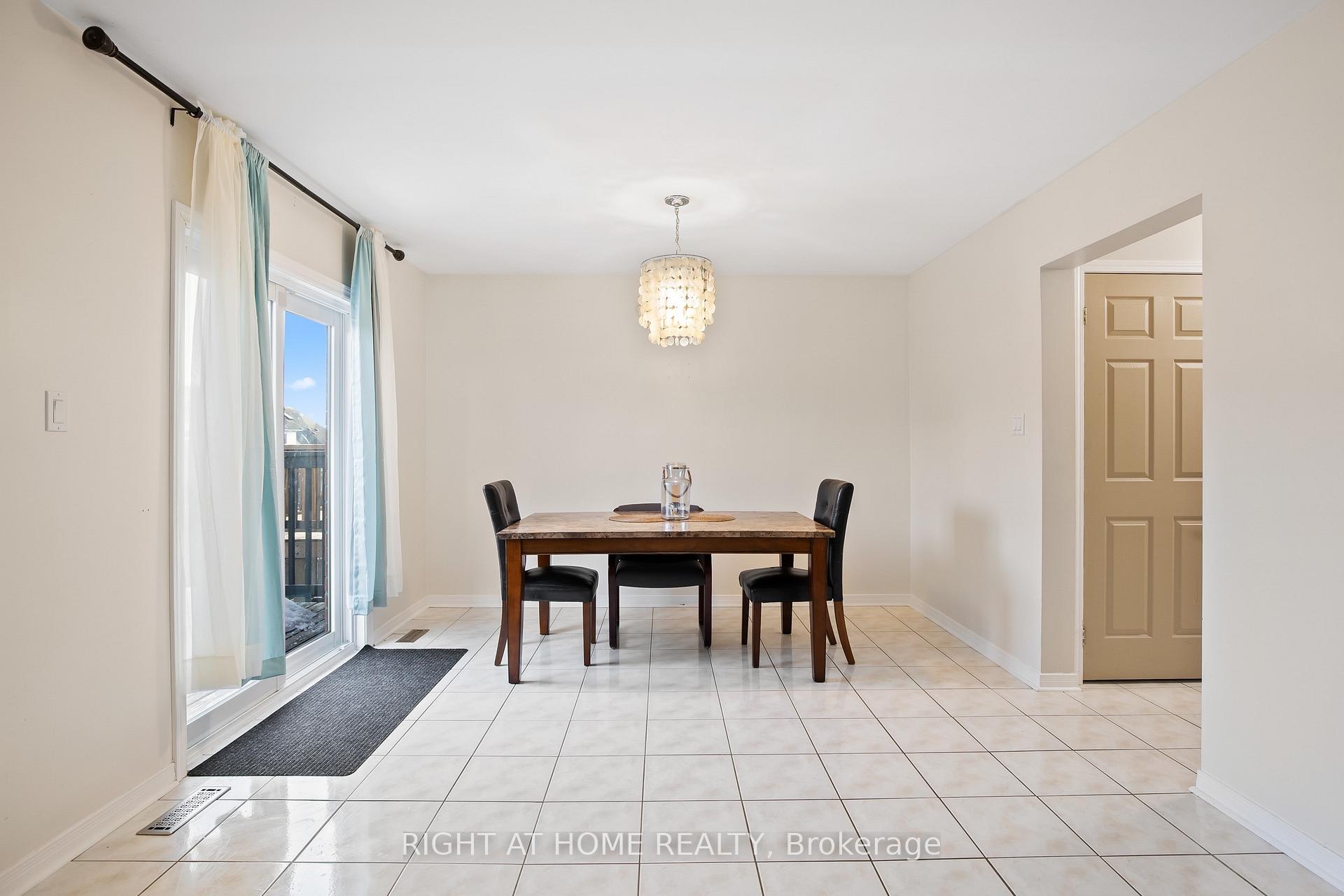 Photo 11 of 71 Hutton Place, Clarington, Bowmanville — HOMEH