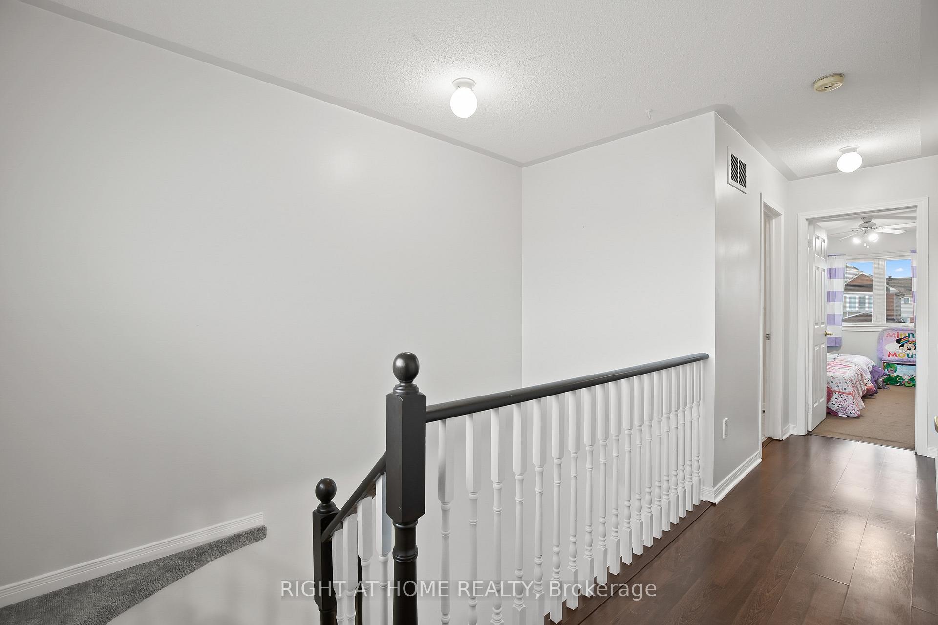 Photo 13 of 71 Hutton Place, Clarington, Bowmanville — HOMEH