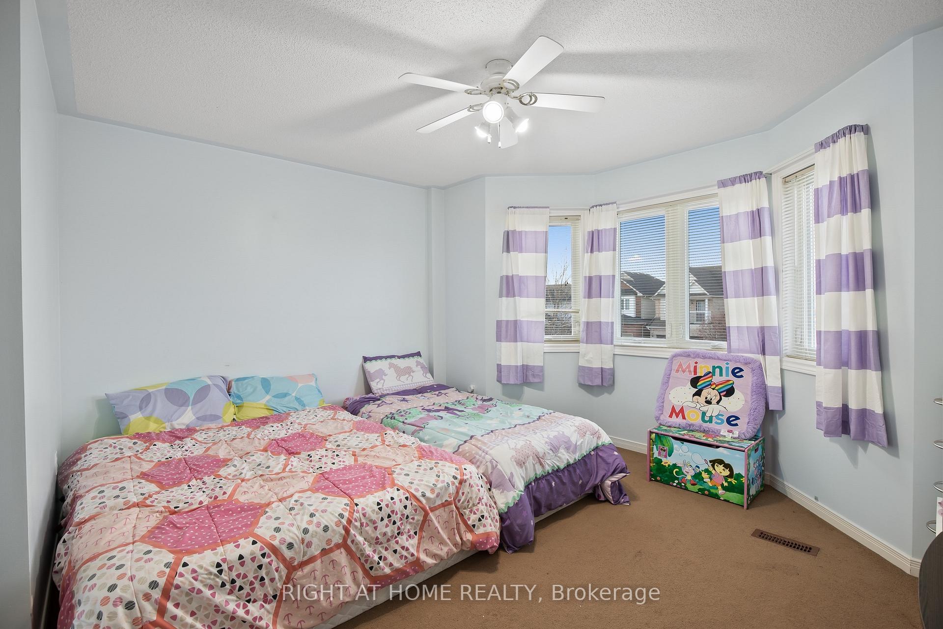 Photo 18 of 71 Hutton Place, Clarington, Bowmanville — HOMEH