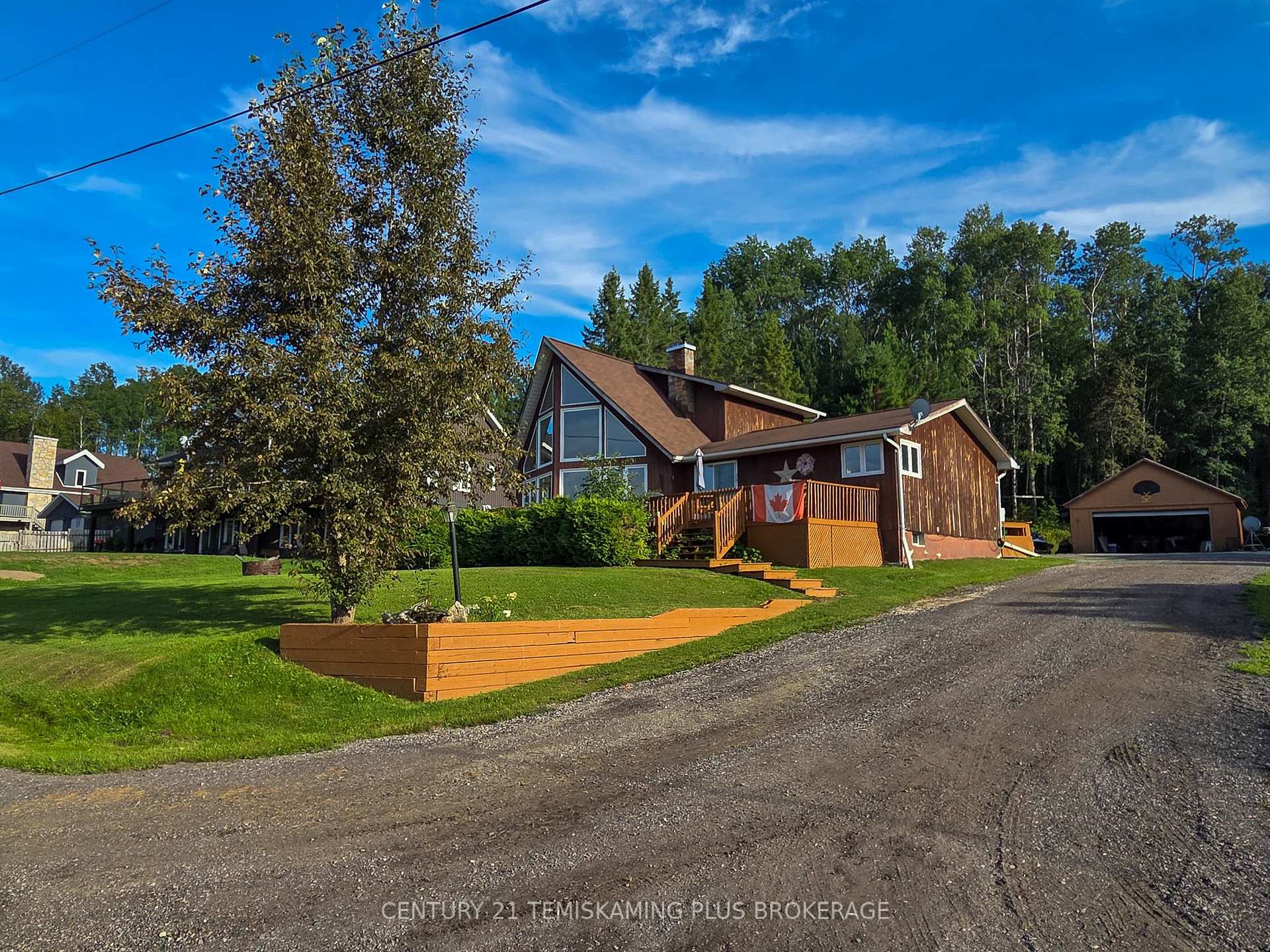 Photo 3 of 65 Lakeshore Avenue, Englehart, Central Timiskaming — HOMEH