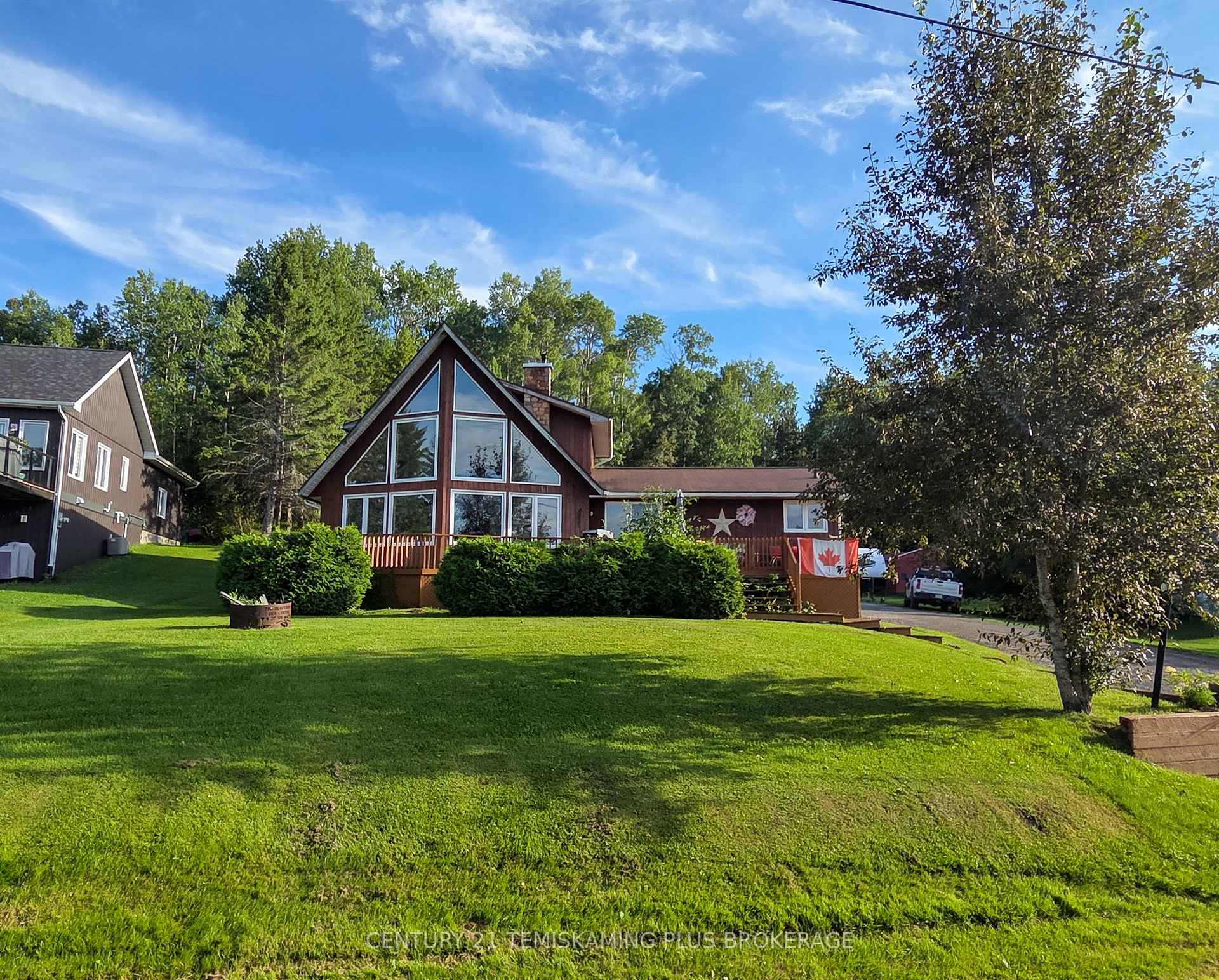 Photo 4 of 65 Lakeshore Avenue, Englehart, Central Timiskaming — HOMEH