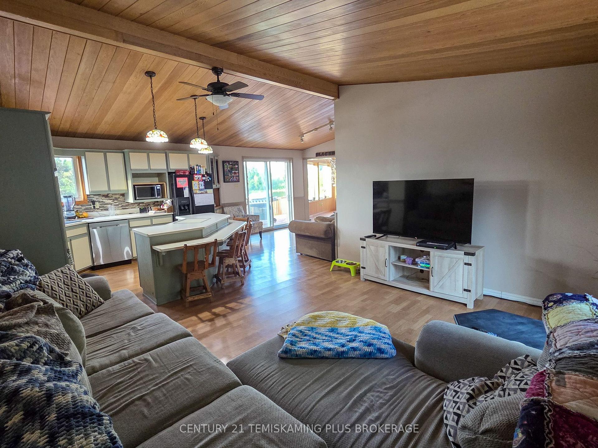 Photo 9 of 65 Lakeshore Avenue, Englehart, Central Timiskaming — HOMEH