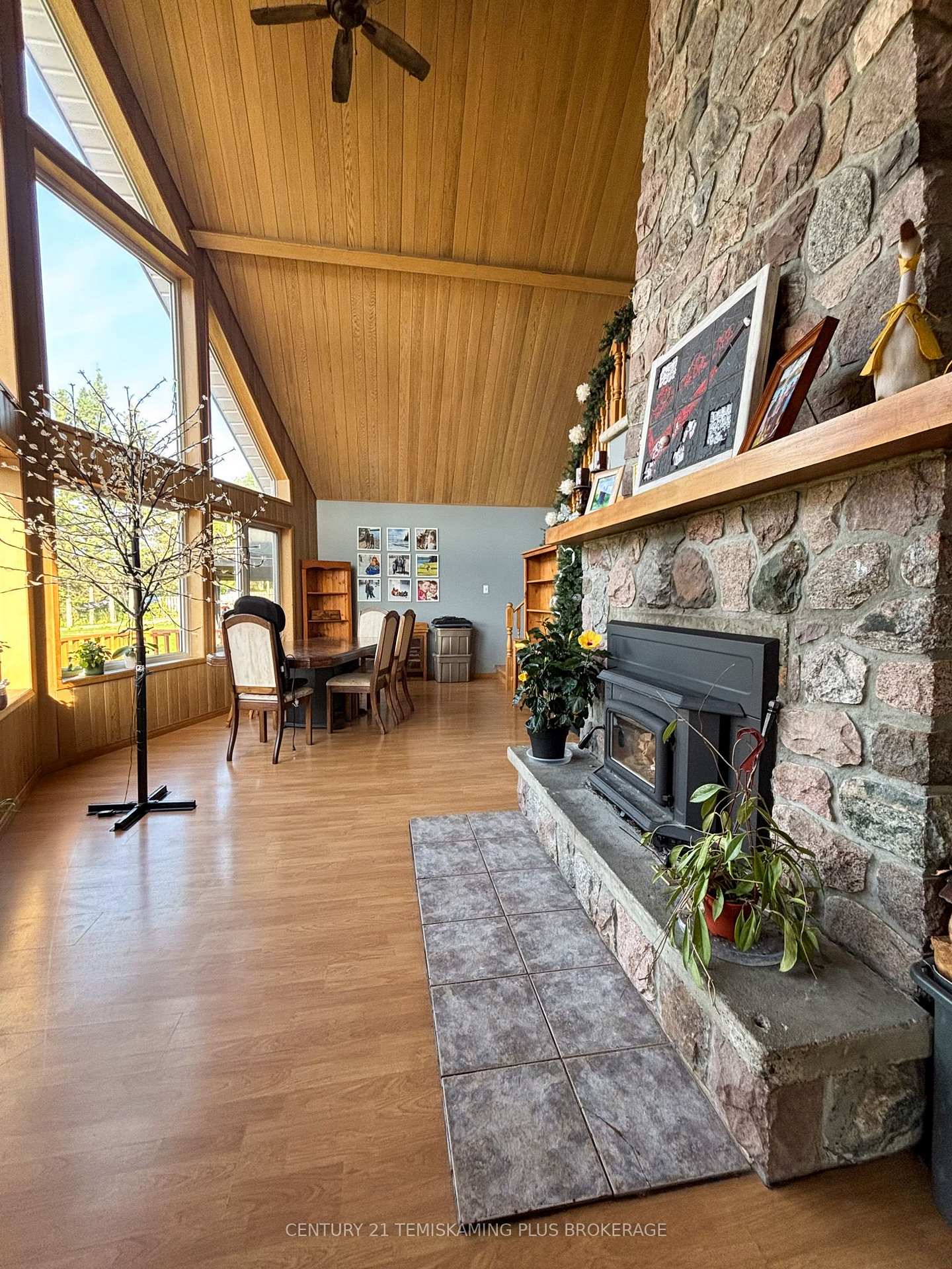 Photo 11 of 65 Lakeshore Avenue, Englehart, Central Timiskaming — HOMEH