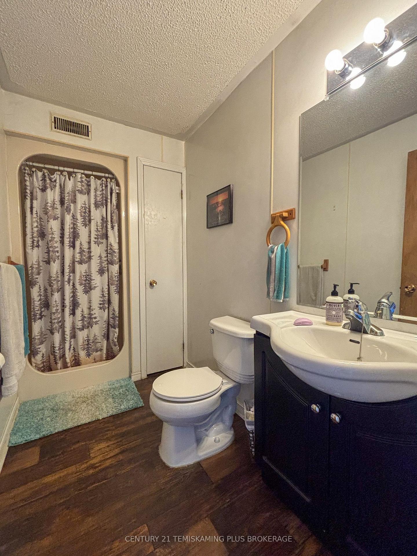 Photo 19 of 65 Lakeshore Avenue, Englehart, Central Timiskaming — HOMEH