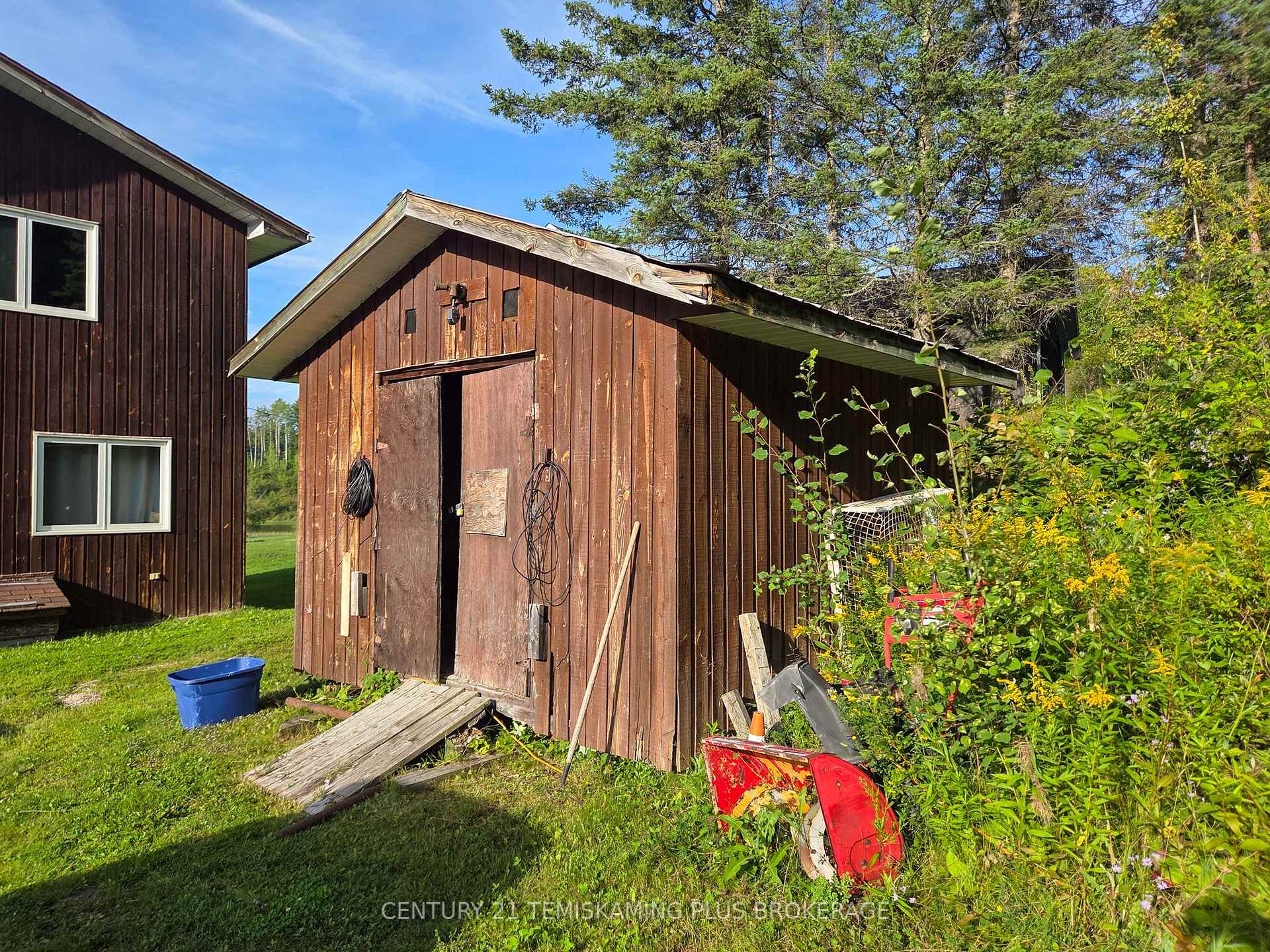 Photo 32 of 65 Lakeshore Avenue, Englehart, Central Timiskaming — HOMEH