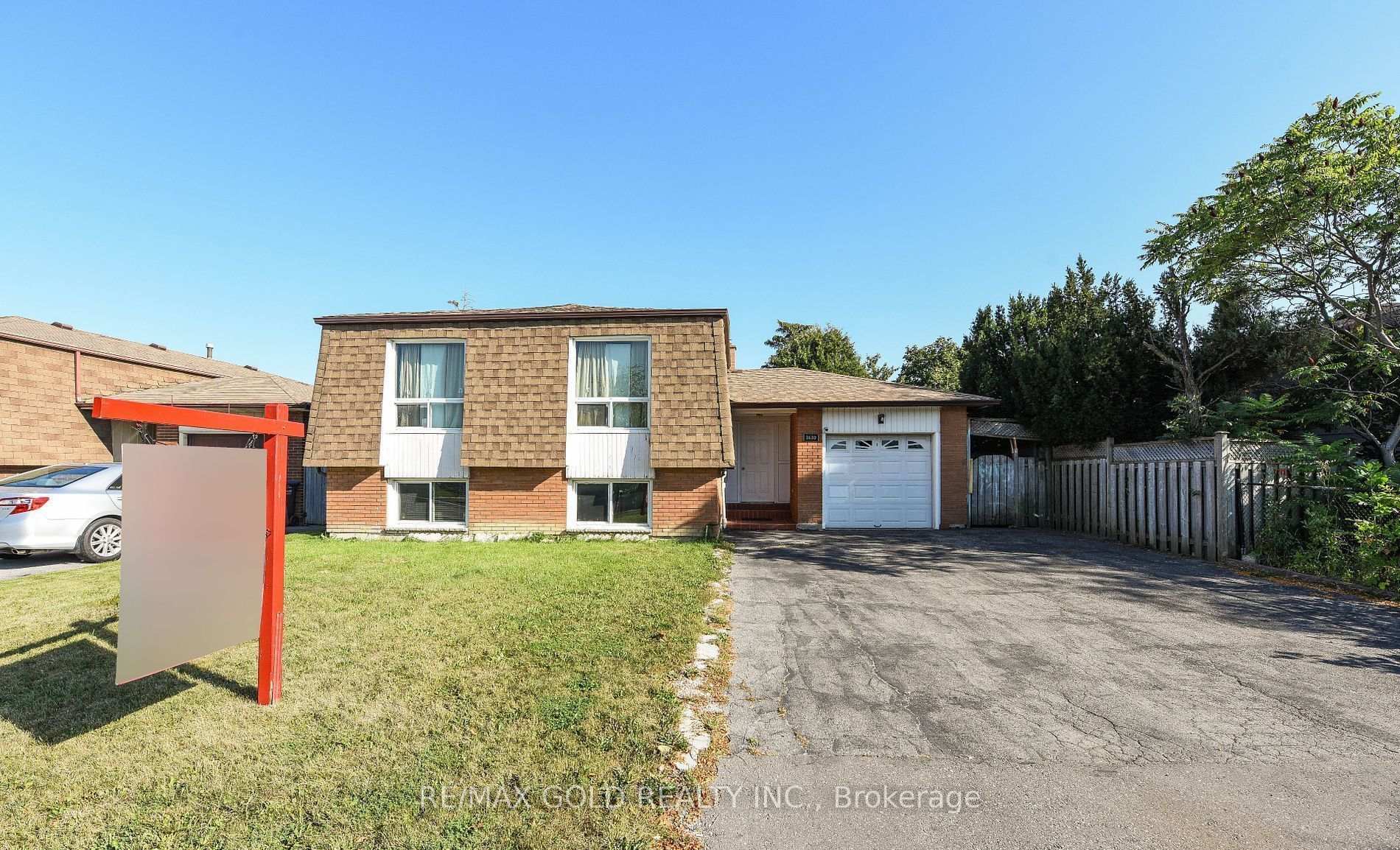 Photo 2 of 3630 Brandon Gate Drive, Mississauga, Malton — HOMEH
