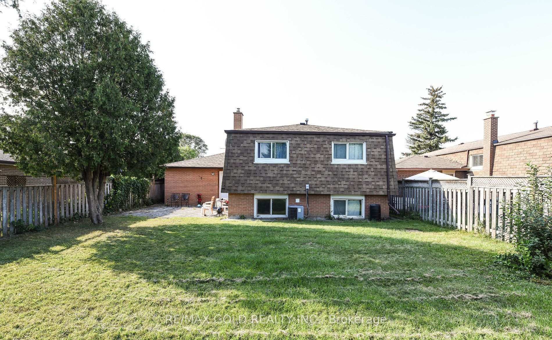 Photo 4 of 3630 Brandon Gate Drive, Mississauga, Malton — HOMEH