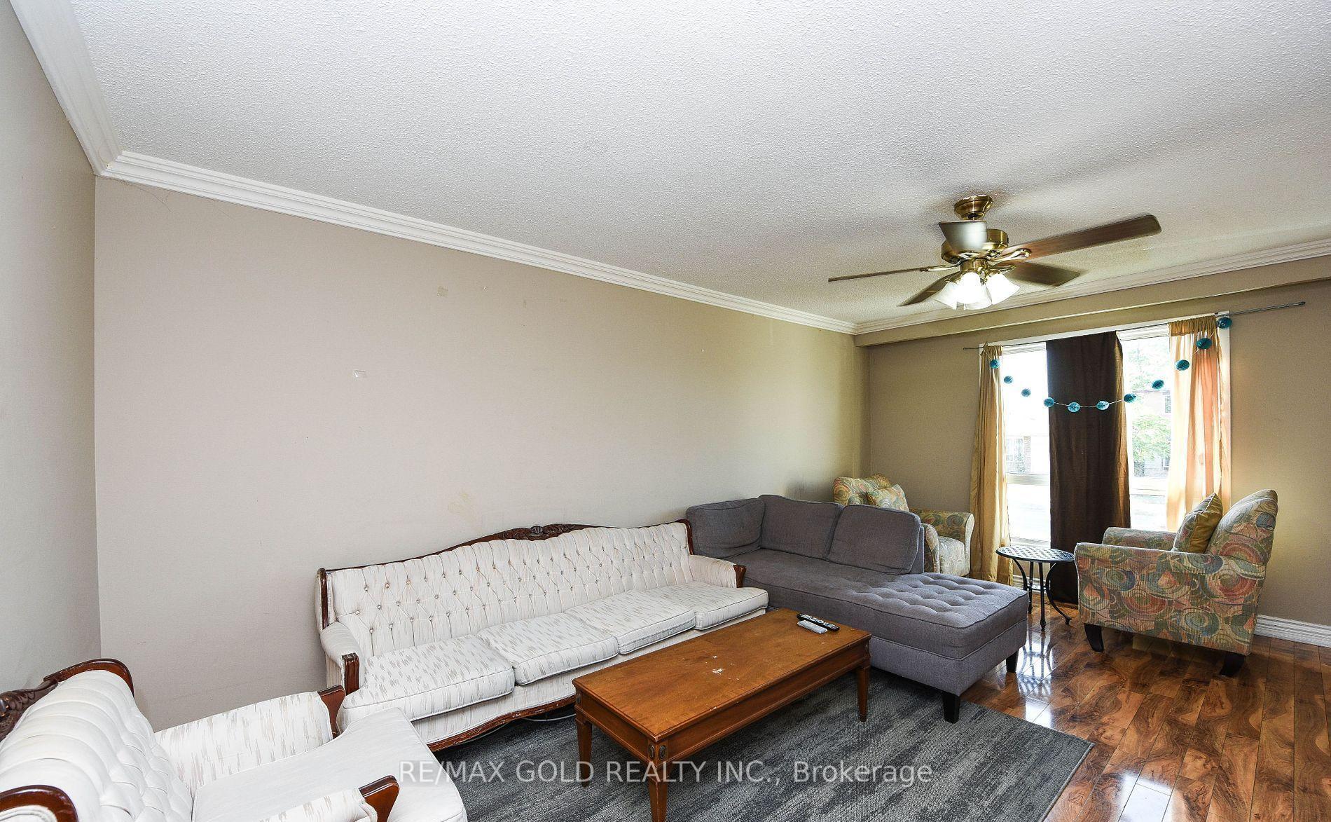 Photo 9 of 3630 Brandon Gate Drive, Mississauga, Malton — HOMEH