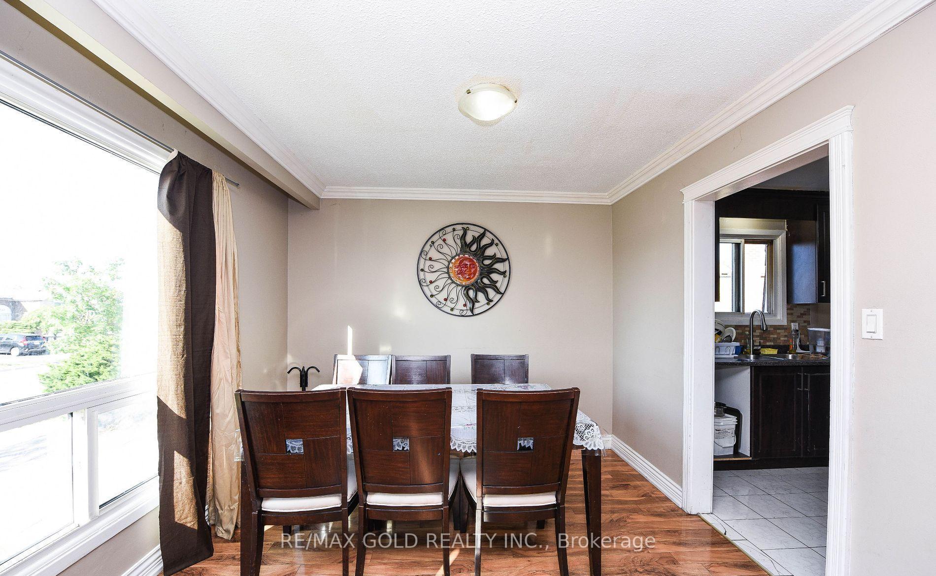 Photo 11 of 3630 Brandon Gate Drive, Mississauga, Malton — HOMEH