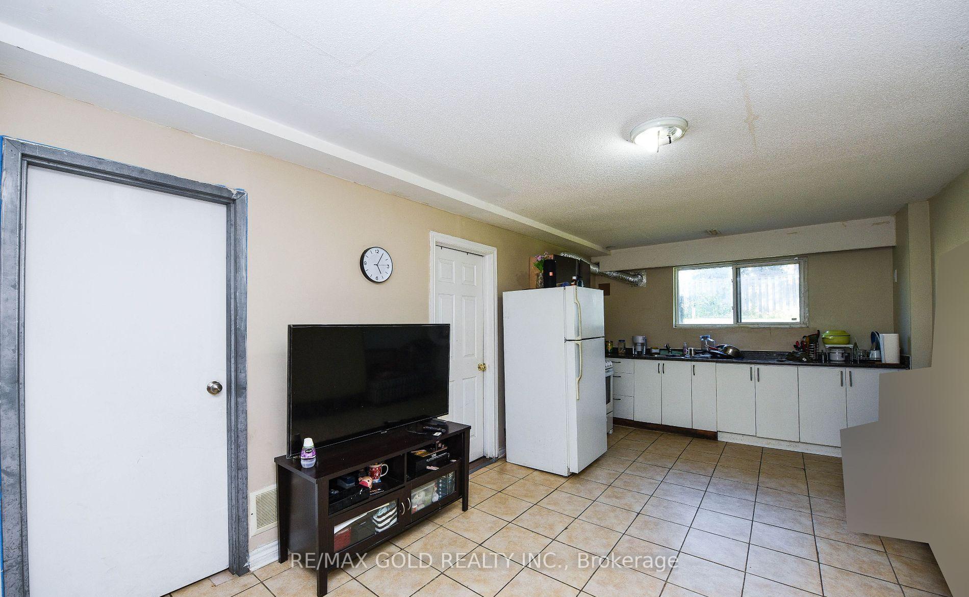 Photo 24 of 3630 Brandon Gate Drive, Mississauga, Malton — HOMEH