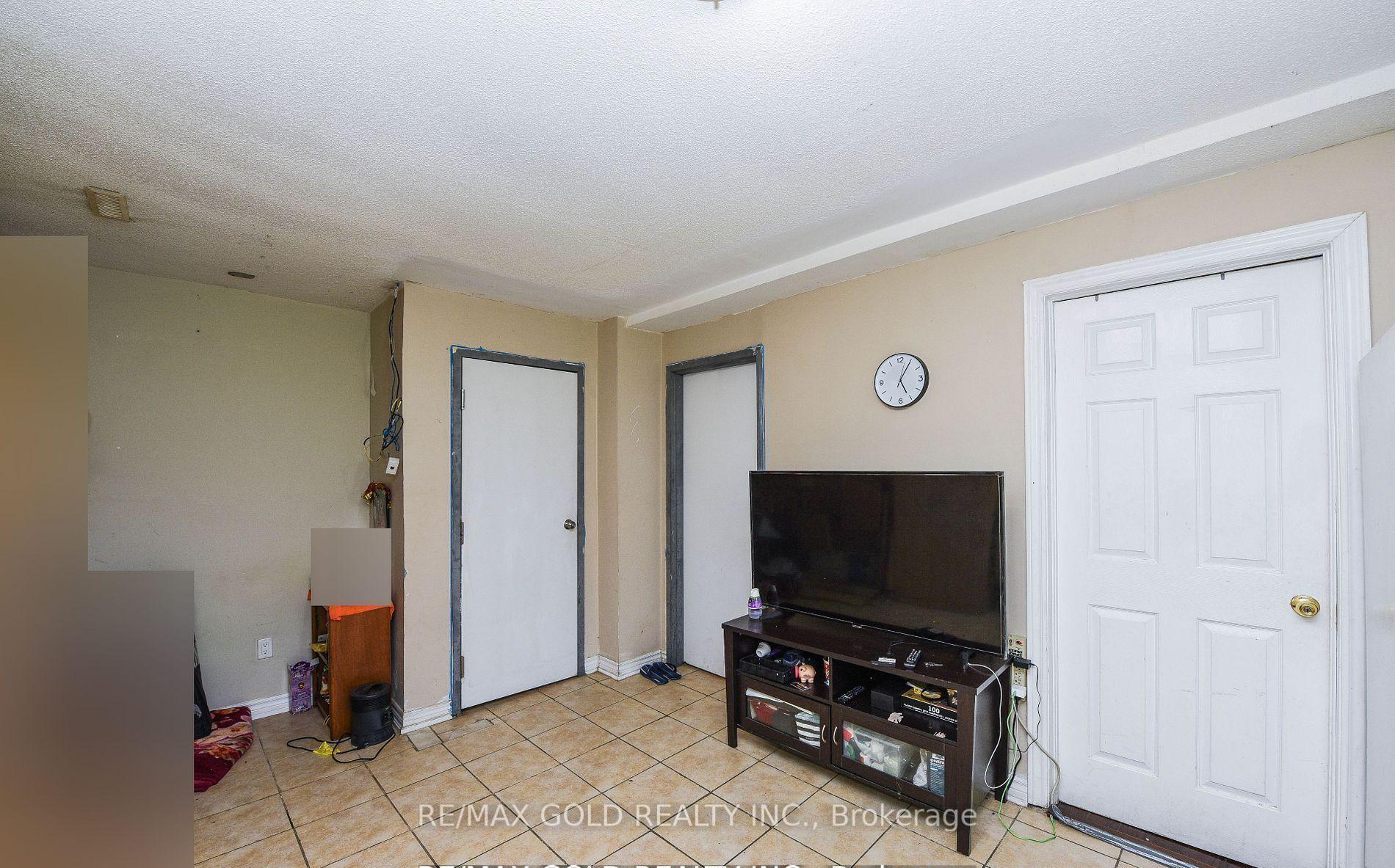 Photo 25 of 3630 Brandon Gate Drive, Mississauga, Malton — HOMEH