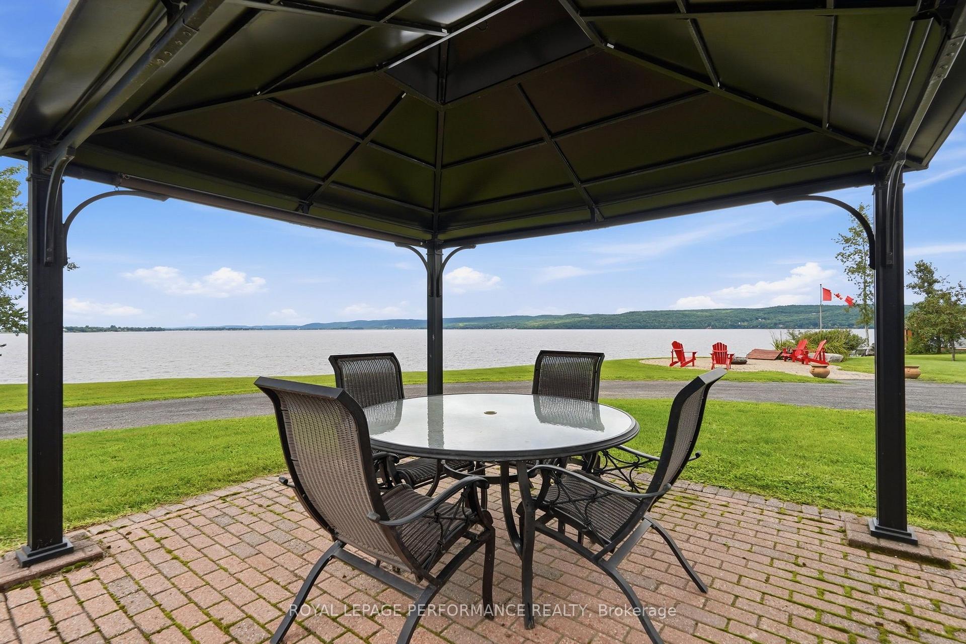 Photo 6 of 1178 Bay Road, Champlain, L'Orignal — HOMEH