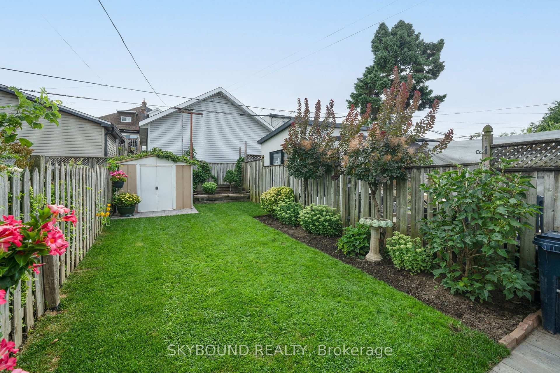 Photo 4 of 313 Silverthorn Avenue, Toronto, Keelesdale-Eglinton West — HOMEH