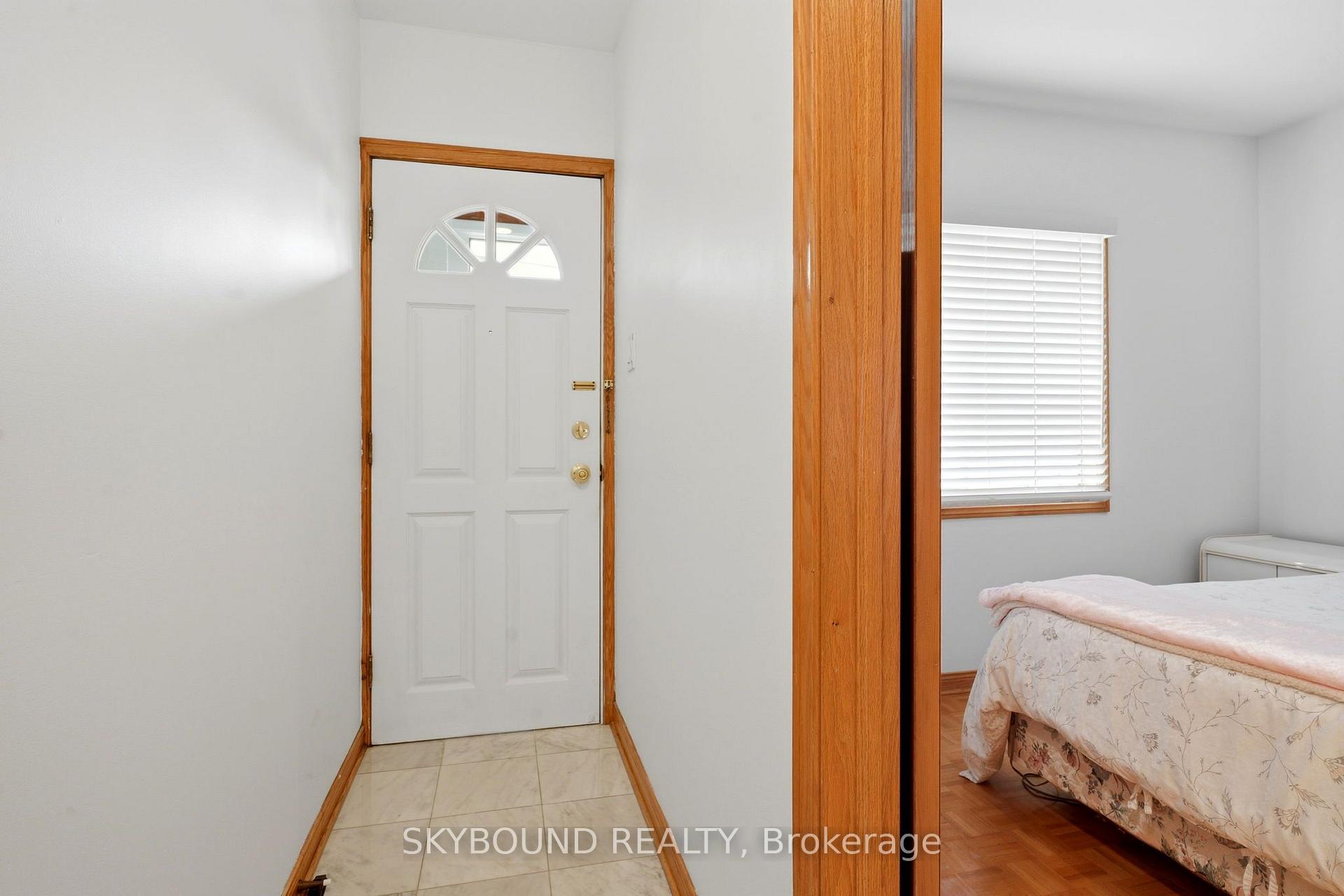Photo 15 of 313 Silverthorn Avenue, Toronto, Keelesdale-Eglinton West — HOMEH