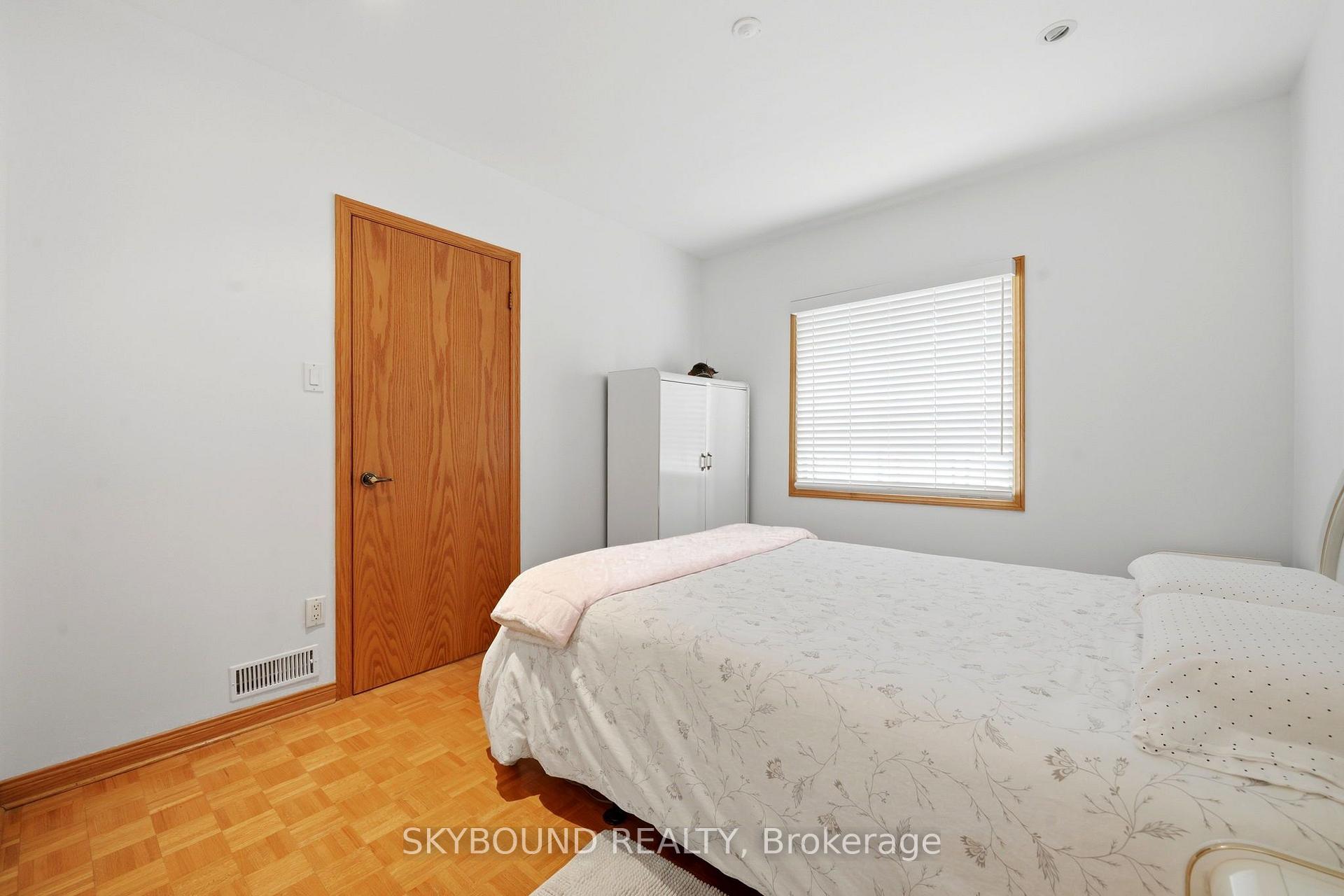 Photo 17 of 313 Silverthorn Avenue, Toronto, Keelesdale-Eglinton West — HOMEH