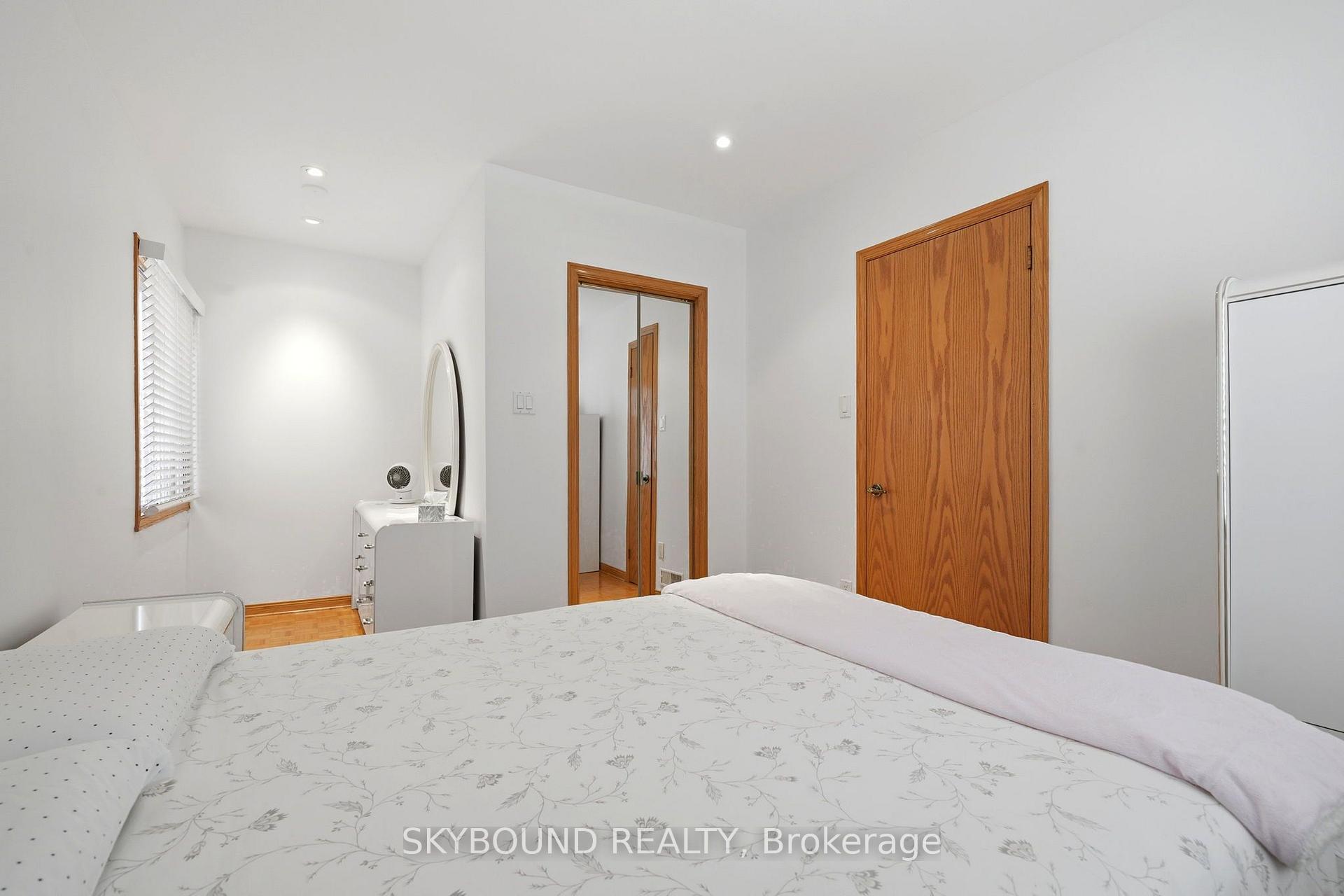 Photo 19 of 313 Silverthorn Avenue, Toronto, Keelesdale-Eglinton West — HOMEH