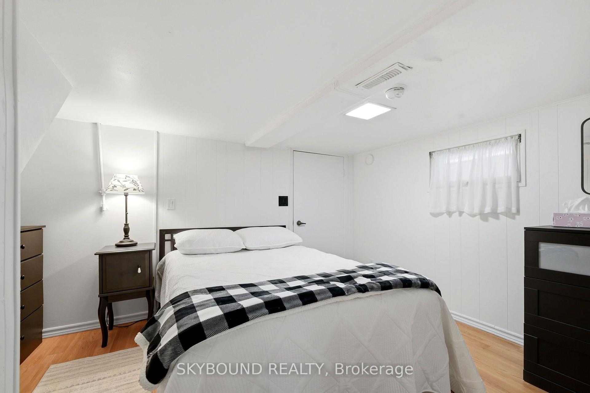 Photo 22 of 313 Silverthorn Avenue, Toronto, Keelesdale-Eglinton West — HOMEH