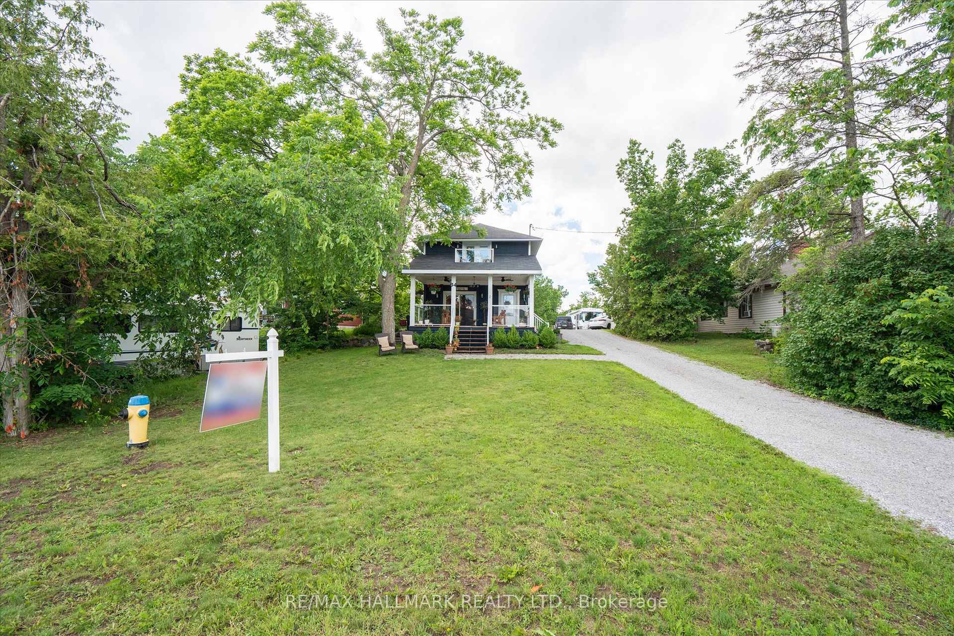 Photo 2 of 64 Front Street E, Kawartha Lakes, Bobcaygeon — HOMEH