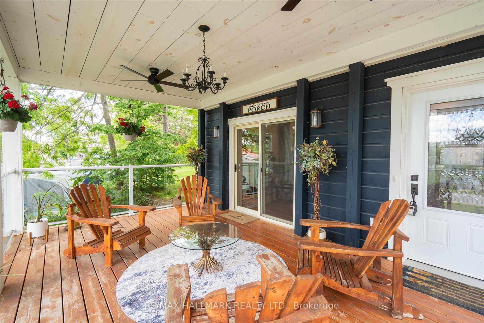 Photo 4 of 64 Front Street E, Kawartha Lakes, Bobcaygeon — HOMEH