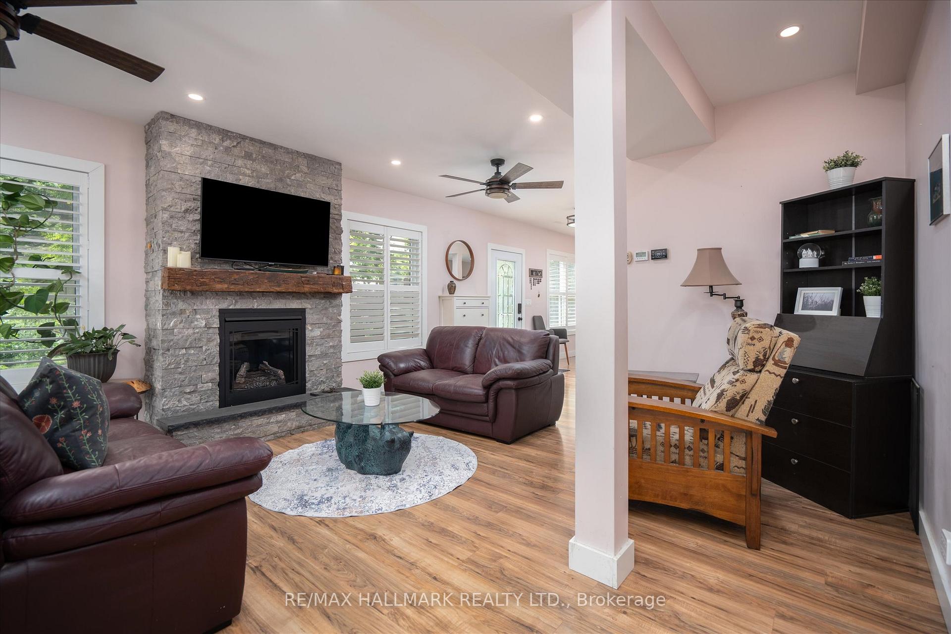 Photo 11 of 64 Front Street E, Kawartha Lakes, Bobcaygeon — HOMEH