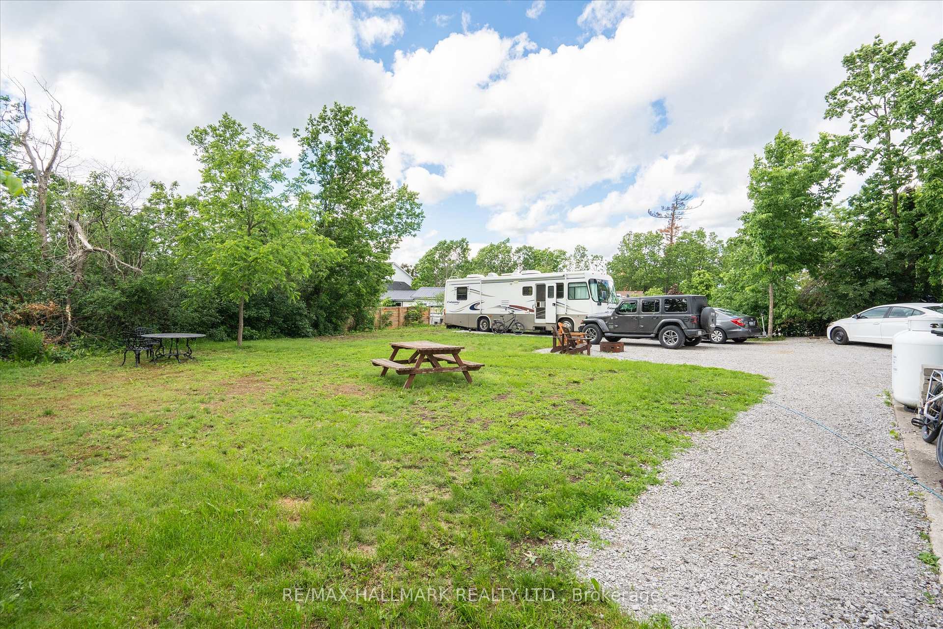 Photo 32 of 64 Front Street E, Kawartha Lakes, Bobcaygeon — HOMEH