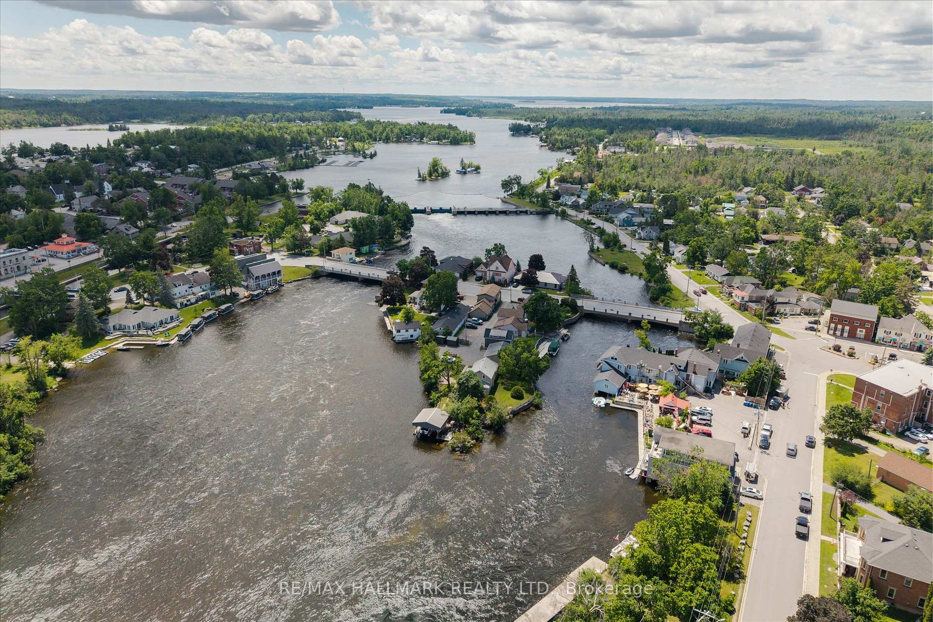 Photo 44 of 64 Front Street E, Kawartha Lakes, Bobcaygeon — HOMEH