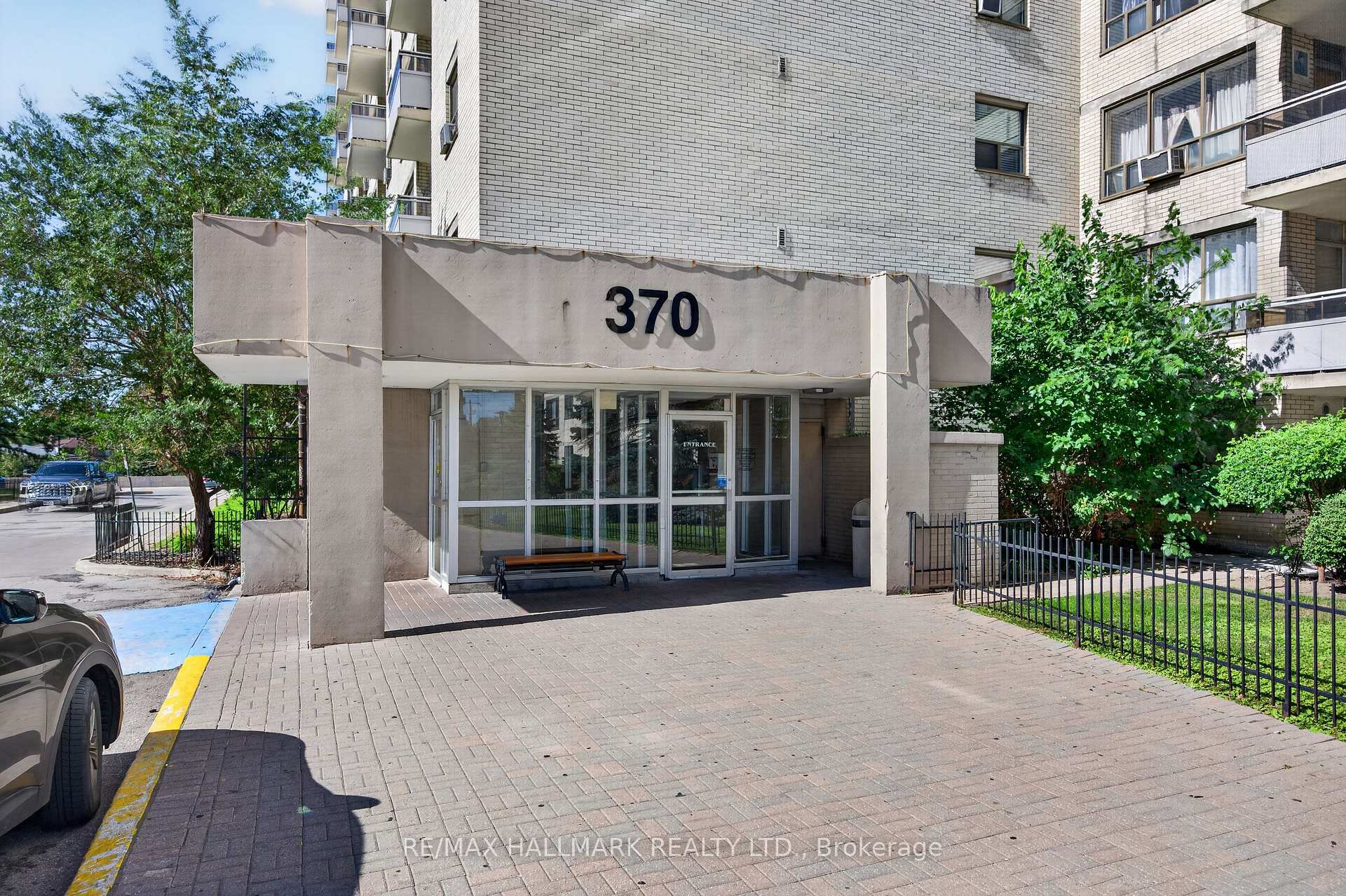 Photo 3 of Unit 912, 370 Dixon Road, Etobicoke, Kingsview Village-The Westway — HOMEH