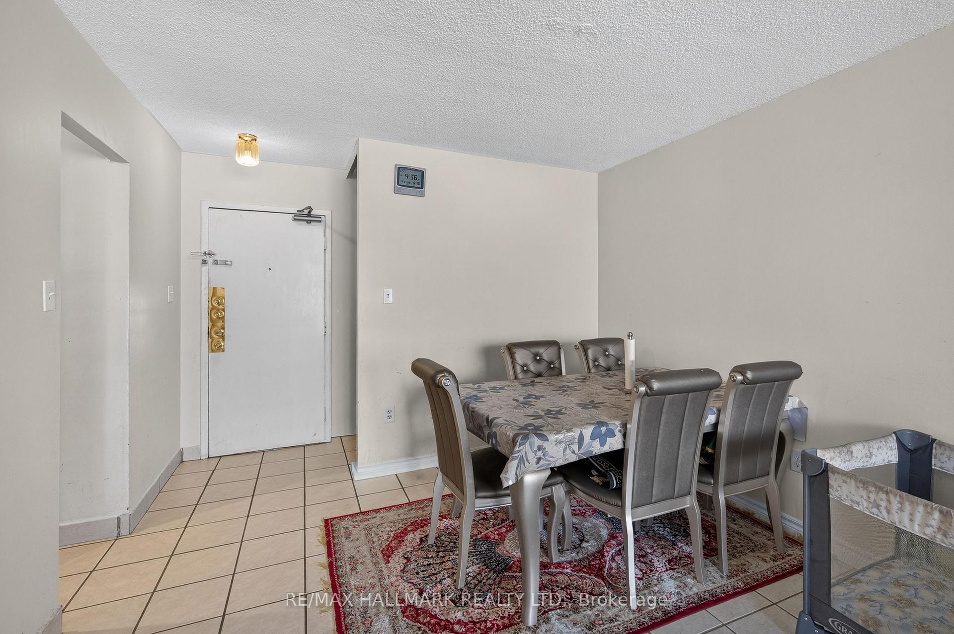 Photo 5 of Unit 912, 370 Dixon Road, Etobicoke, Kingsview Village-The Westway — HOMEH