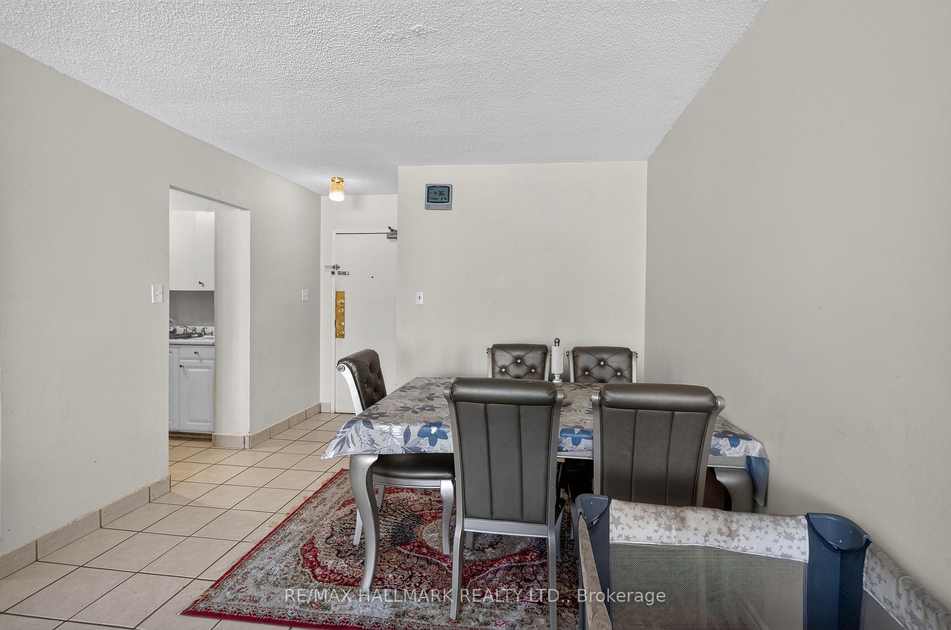 Photo 6 of Unit 912, 370 Dixon Road, Etobicoke, Kingsview Village-The Westway — HOMEH