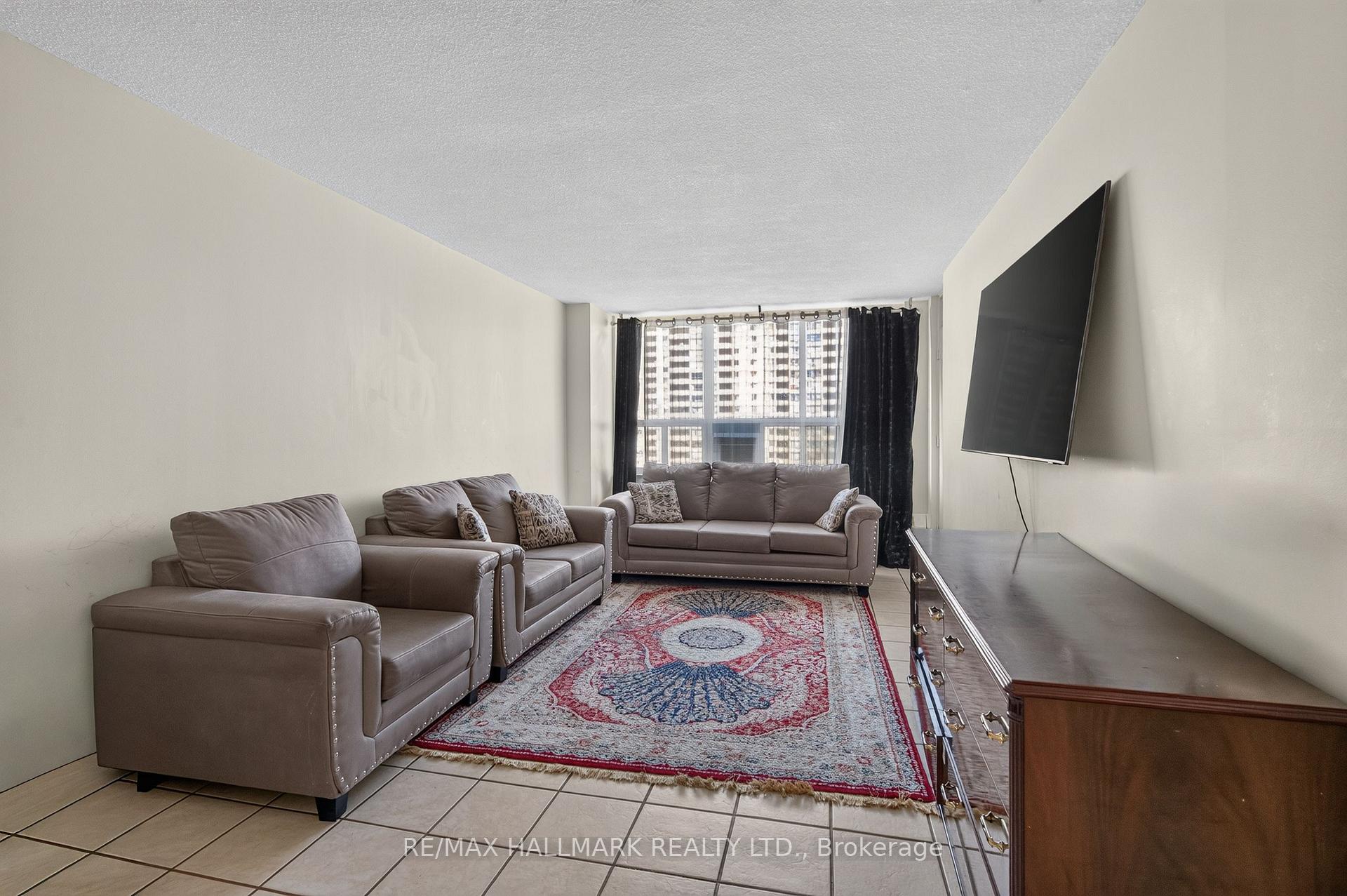 Photo 8 of Unit 912, 370 Dixon Road, Etobicoke, Kingsview Village-The Westway — HOMEH