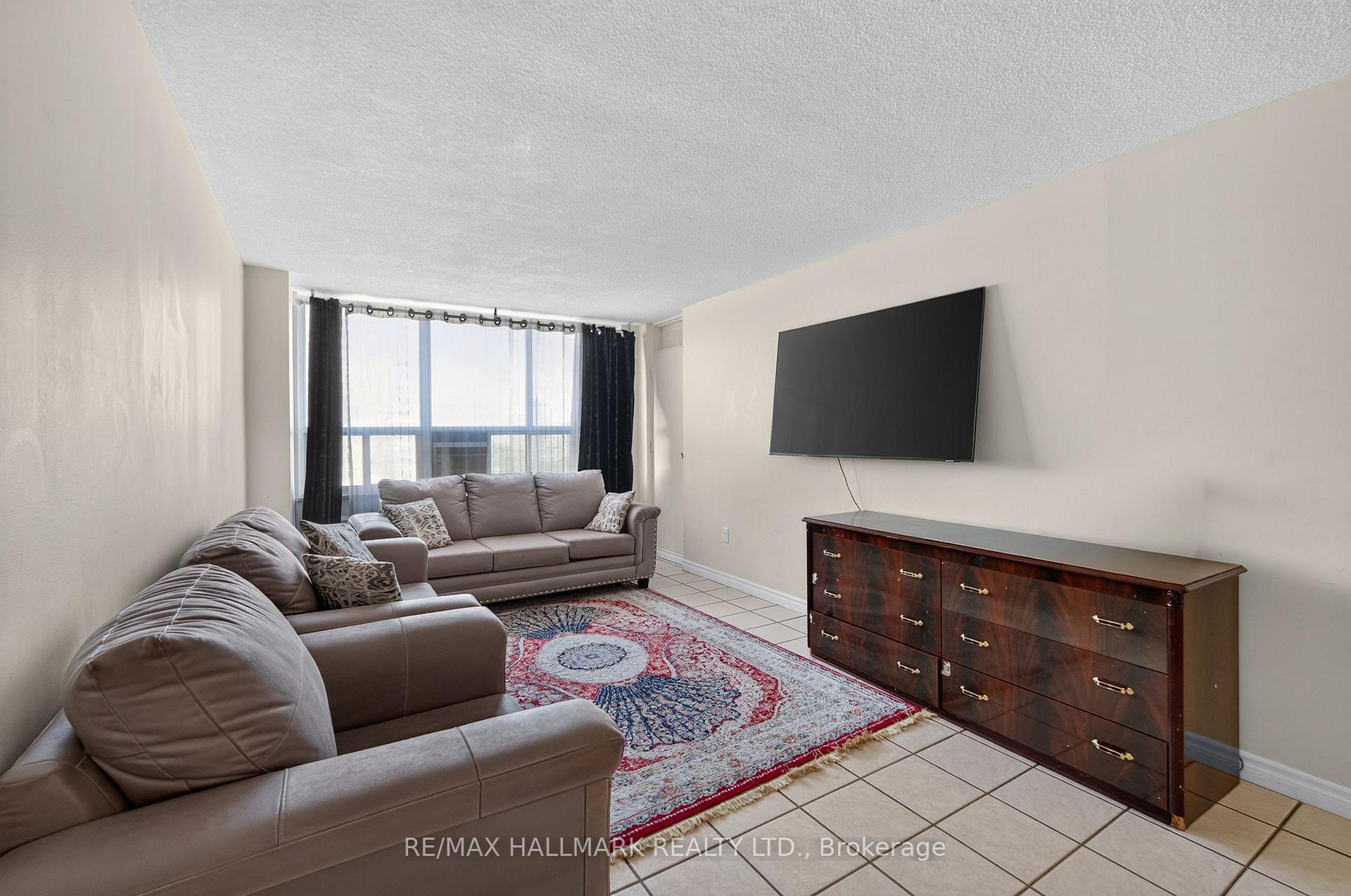 Photo 9 of Unit 912, 370 Dixon Road, Etobicoke, Kingsview Village-The Westway — HOMEH