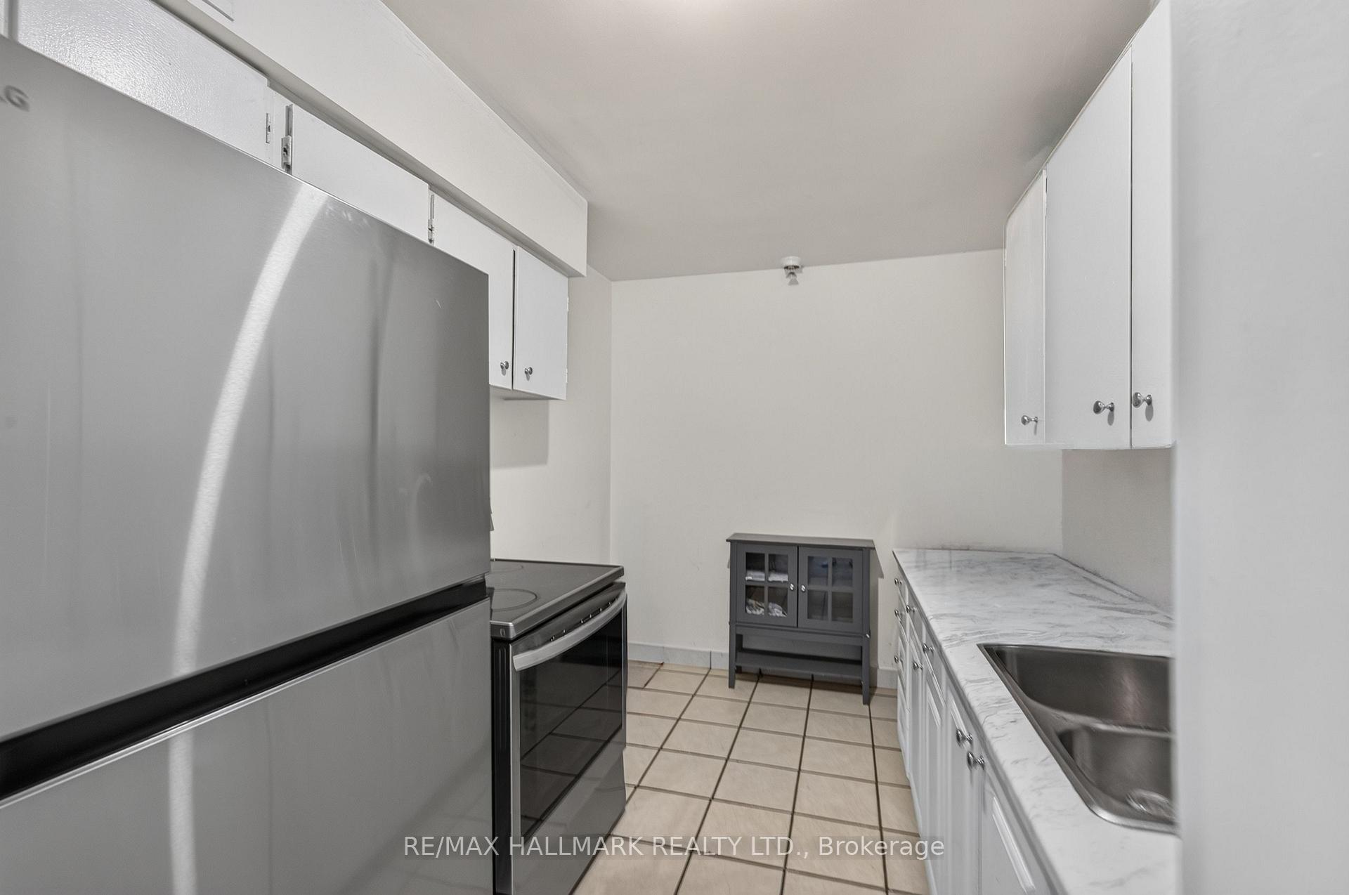 Photo 15 of Unit 912, 370 Dixon Road, Etobicoke, Kingsview Village-The Westway — HOMEH
