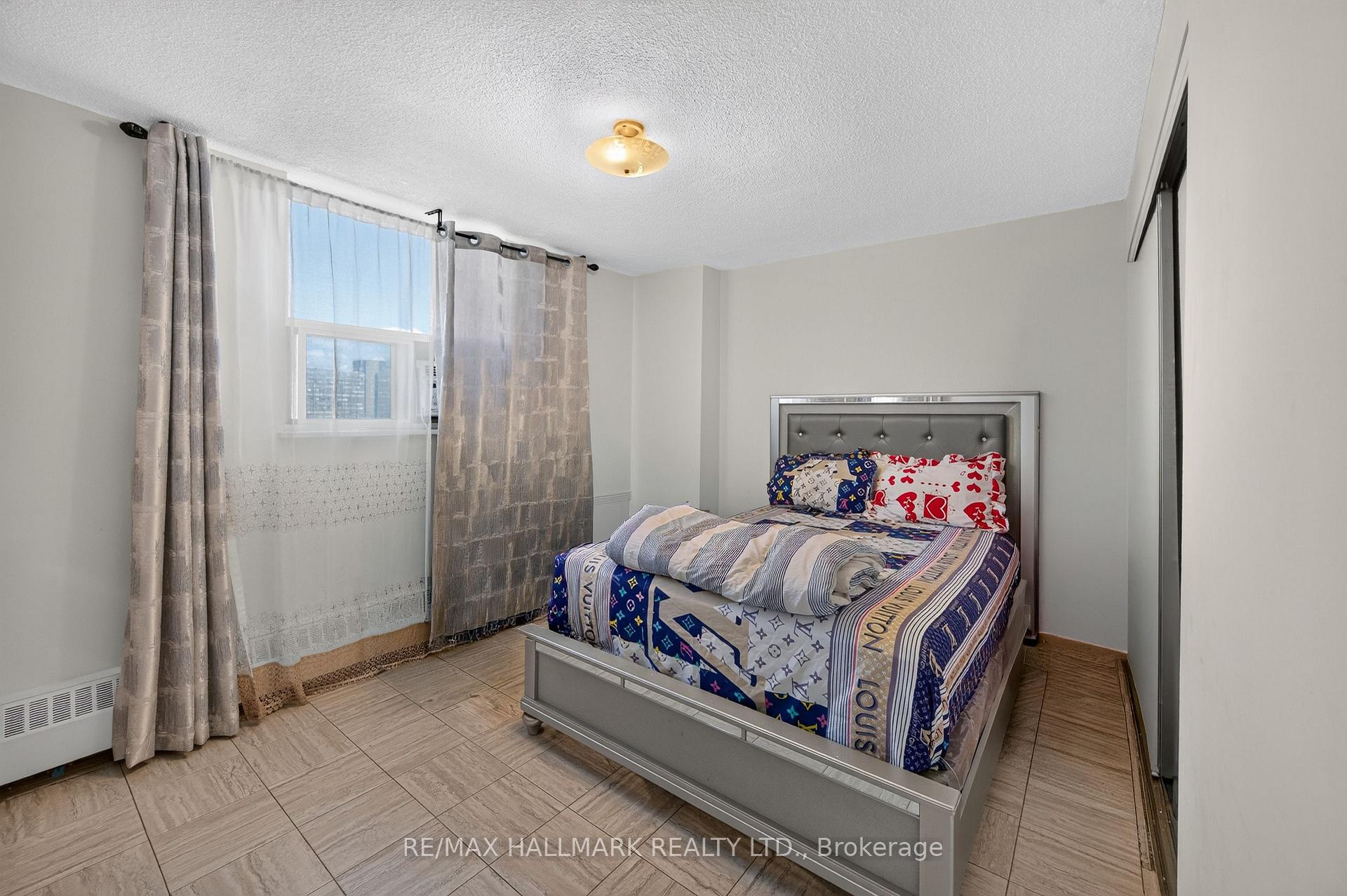 Photo 17 of Unit 912, 370 Dixon Road, Etobicoke, Kingsview Village-The Westway — HOMEH