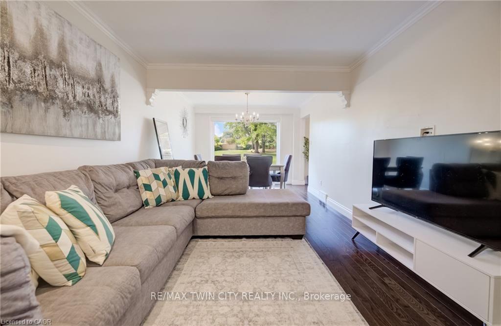 Photo 9 of 451 Burnett Avenue, Cambridge, Fiddlesticks — HOMEH