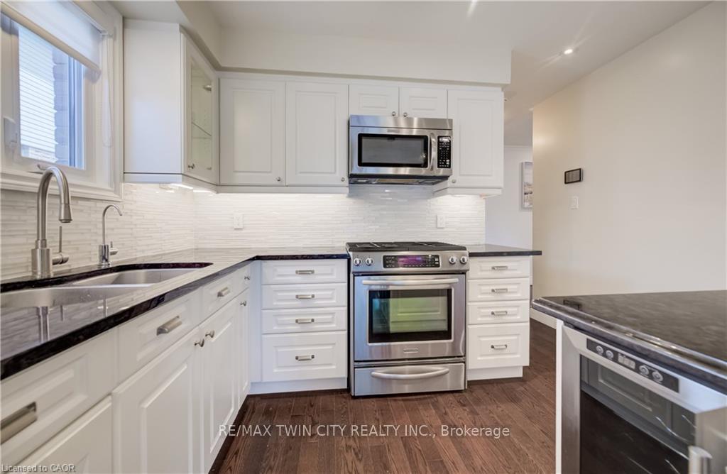 Photo 16 of 451 Burnett Avenue, Cambridge, Fiddlesticks — HOMEH