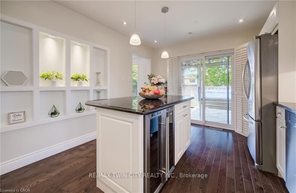 Photo 17 of 451 Burnett Avenue, Cambridge, Fiddlesticks — HOMEH