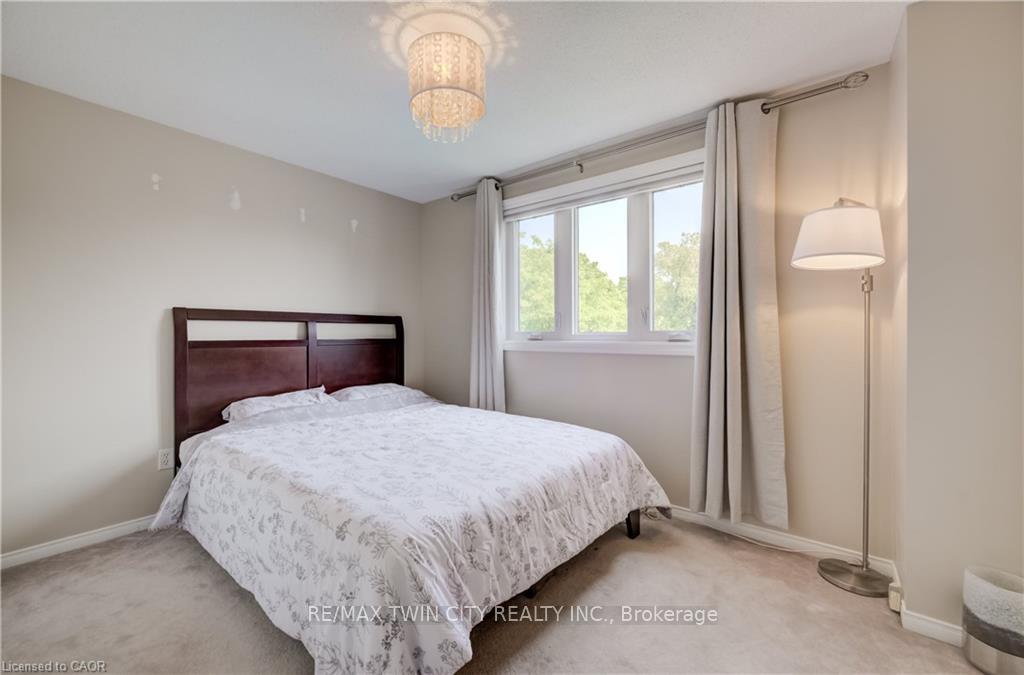 Photo 24 of 451 Burnett Avenue, Cambridge, Fiddlesticks — HOMEH